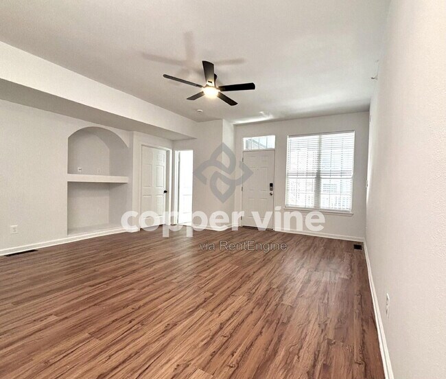 Foto del edificio - 14319 E Grand Dr