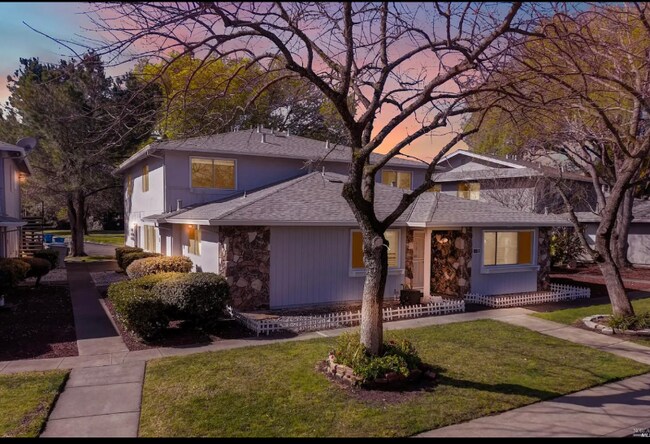 Building Photo - 107 Del Rio Cir
