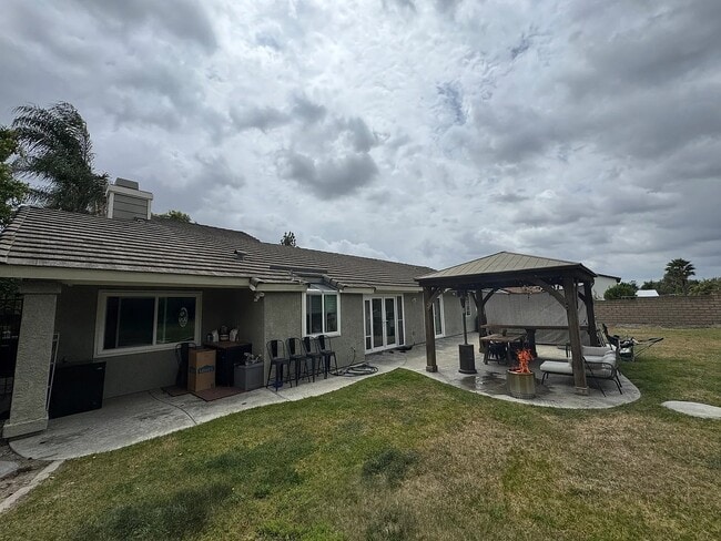 Building Photo - 417 E Miramar Ave