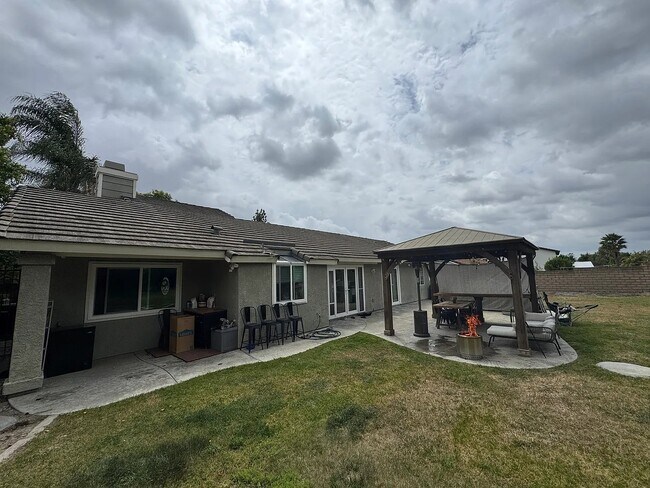 Foto del edificio - 417 E Miramar Ave