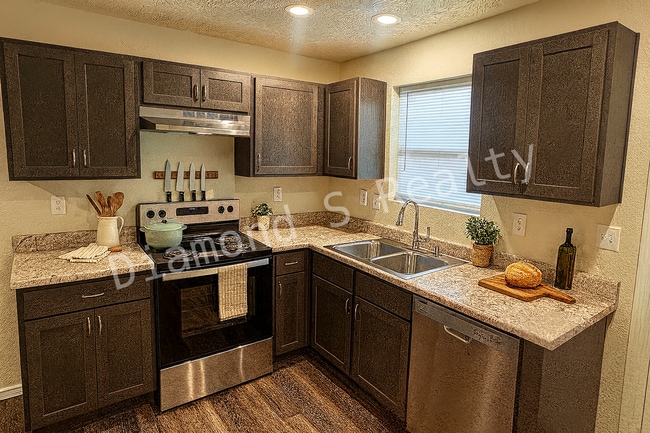 Building Photo - **MOVE IN SPECIAL!** Brand New Build - Conveniently Located near National and Kearney