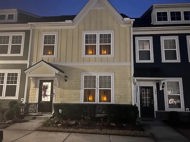 Building Photo - Room in Townhome on Triumph Ln