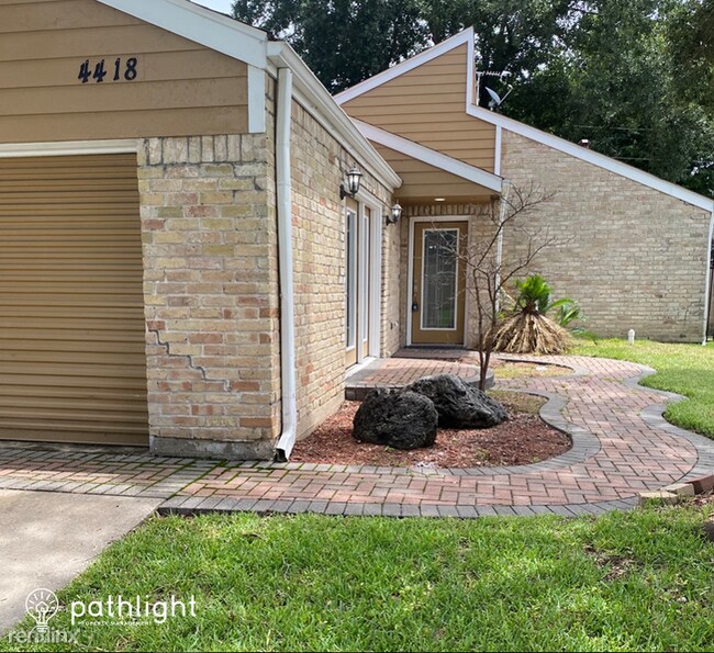 Building Photo - 3 br, 2 bath House - 4418 Hickory Grove Dr...