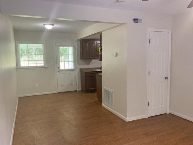 Building Photo - 805 Eula Ct