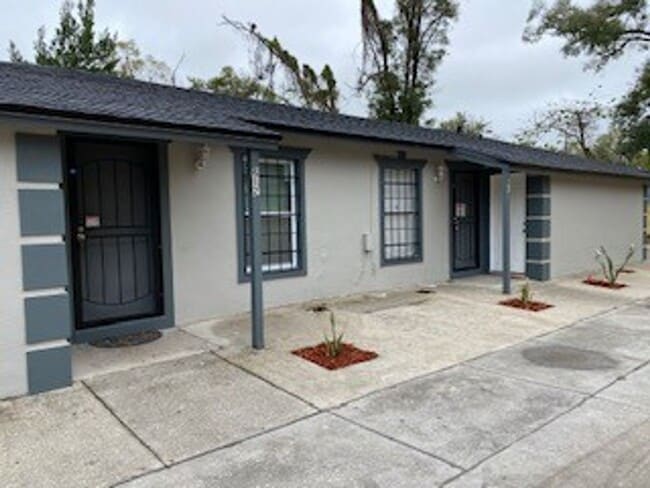2BR/1BA TRIPLEX LOCATED DOWNTOWN ORLANDO - 2BR/1BA  TRIPLEX LOCATED DOWNTOWN ORLANDO Apartment
