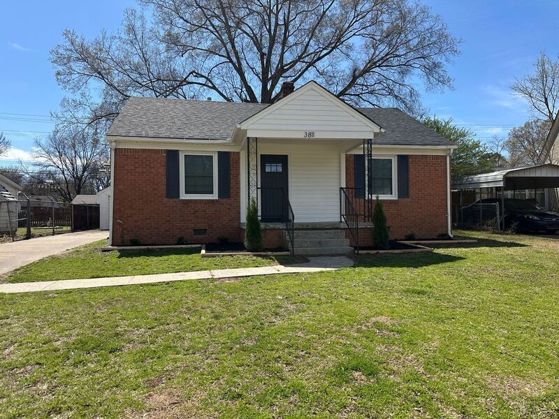 Primary Photo - 3811 S Goodman Cir