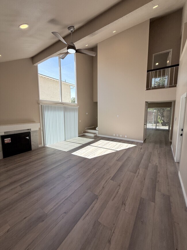 Building Photo - 435 Anacapa Cir