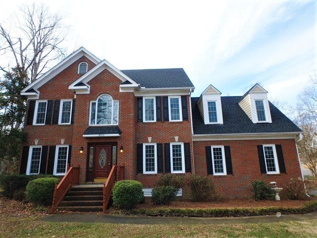 Foto principal - 901 Birkdale Dr