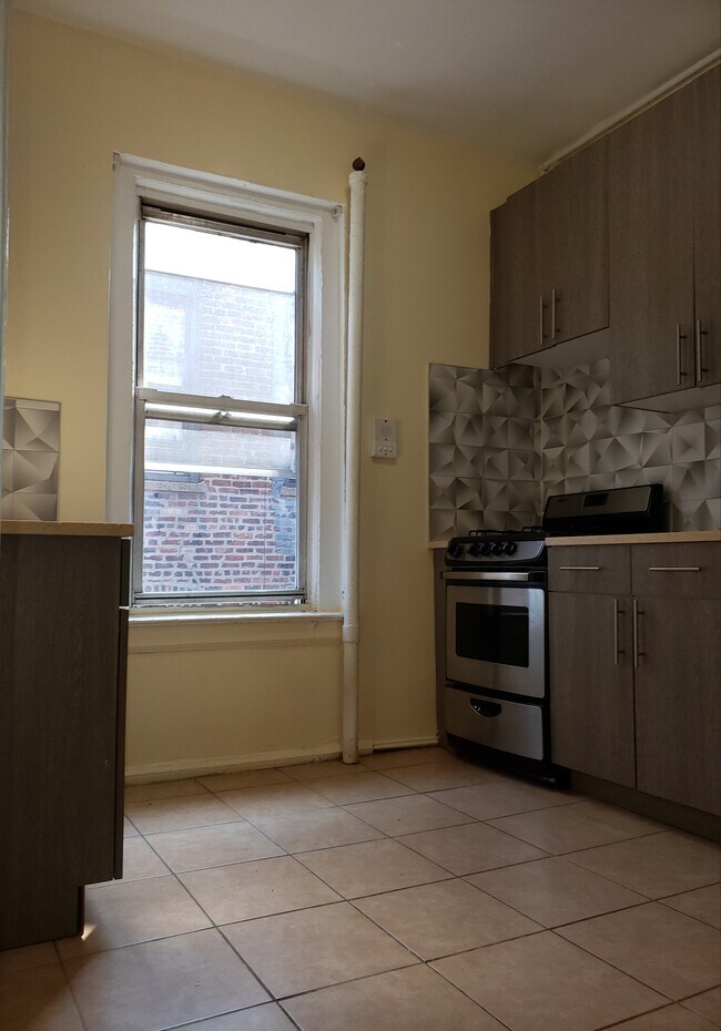 Building Photo - 22 St Nicholas Pl