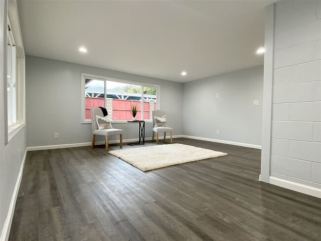 Building Photo - 780 Pala Cir