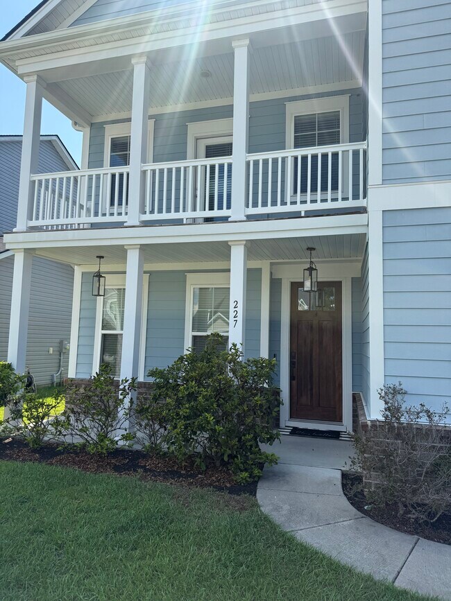 Building Photo - 227 Bering Ln