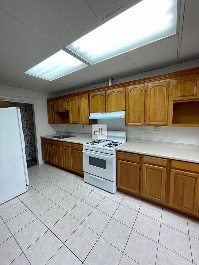 Foto del edificio - 2 bedroom on 86th DRIVE in Woodhaven Queens