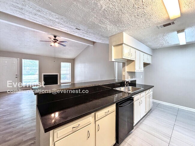 Foto del edificio - 203 Woodvale Dr