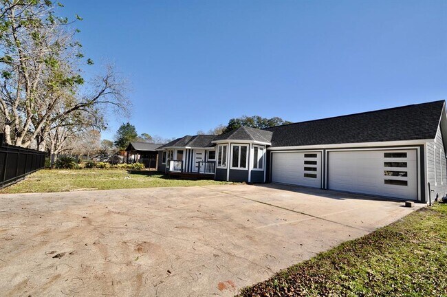 Building Photo - 7020 Evans St