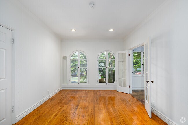 1 dormitorio, 1 baño - 725 pies cuadrados - Sala de estar - 1147 6th St