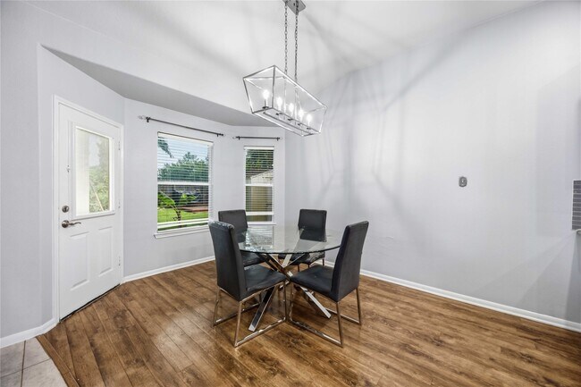 Foto del edificio - 1029 Riverwood Dr