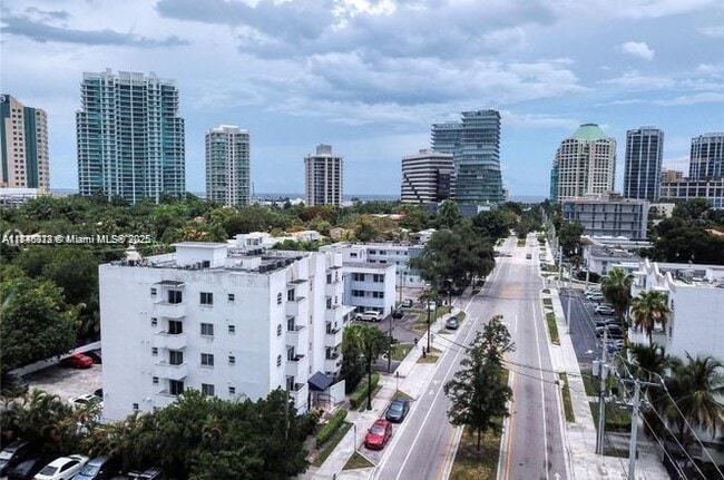 Foto del edificio - 3051 SW 27th Ave