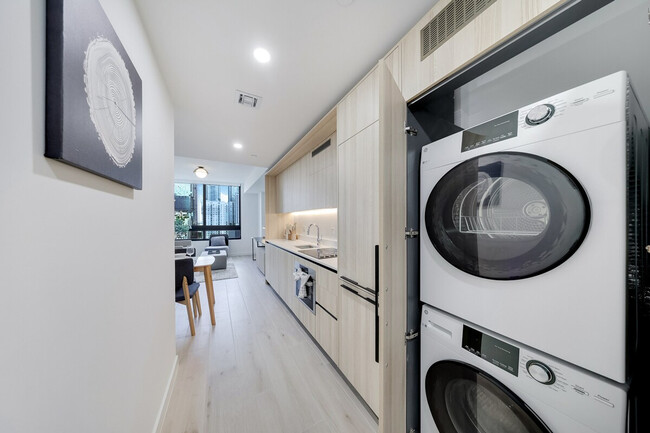 Building Photo - 225 N Miami Ave