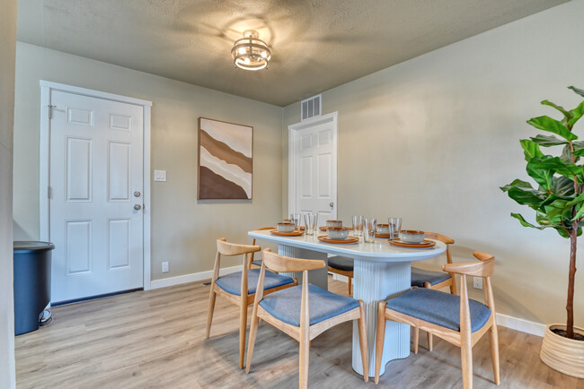 Comedor - 73 Goret Dr