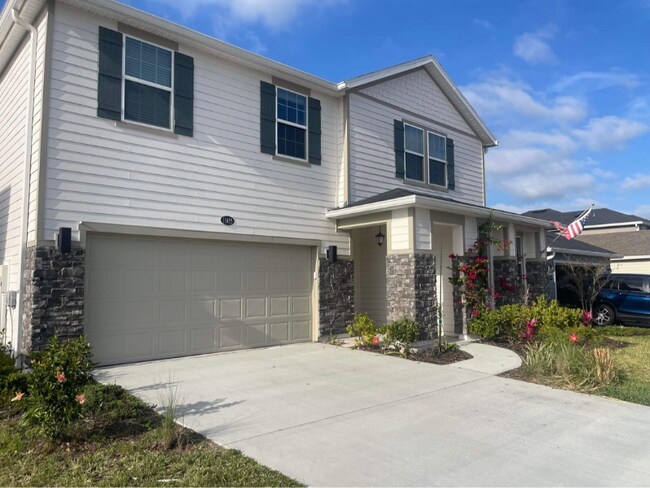 Foto del edificio - 11655 Golden Lake Ln