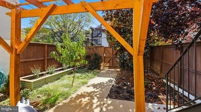 Building Photo - 1450 Harvard St NW