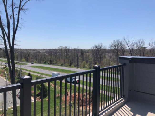 Building Photo - 20362 Newfoundland Sq