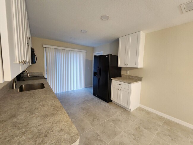 Foto del edificio - Cozy Duplex in the Beautiful Buckingham Area