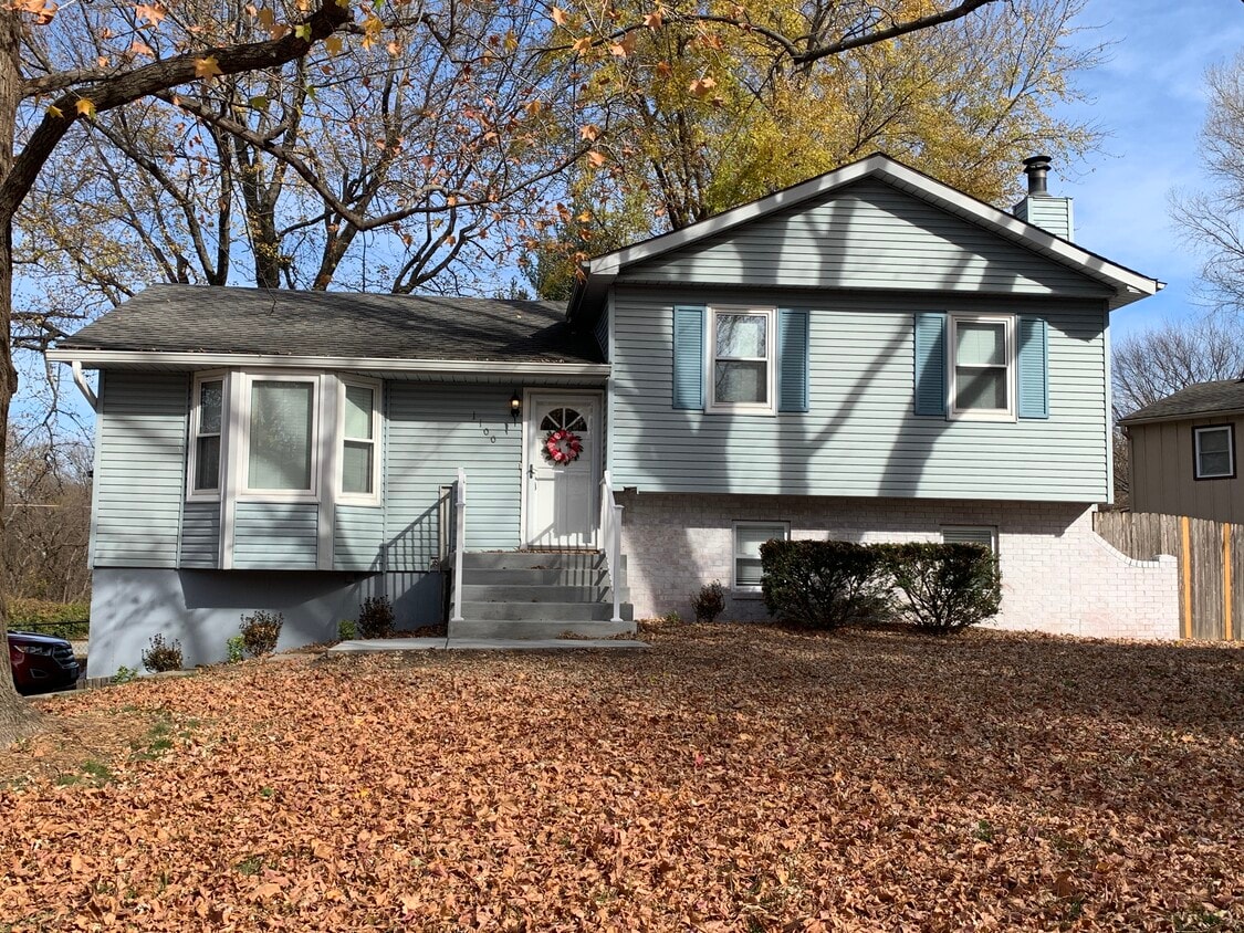 1100 NE Columbus St, Lees Summit, MO 64086 House Rental in Lees