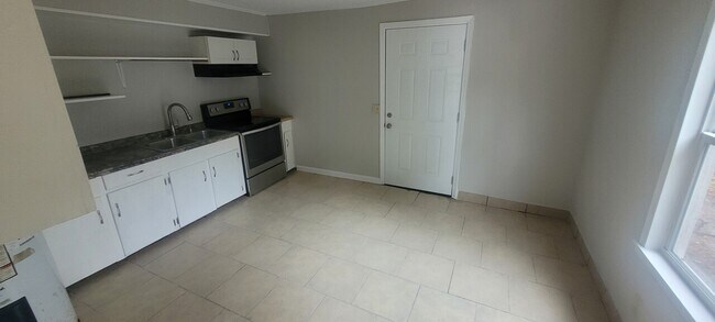 Building Photo - 139 Carolina