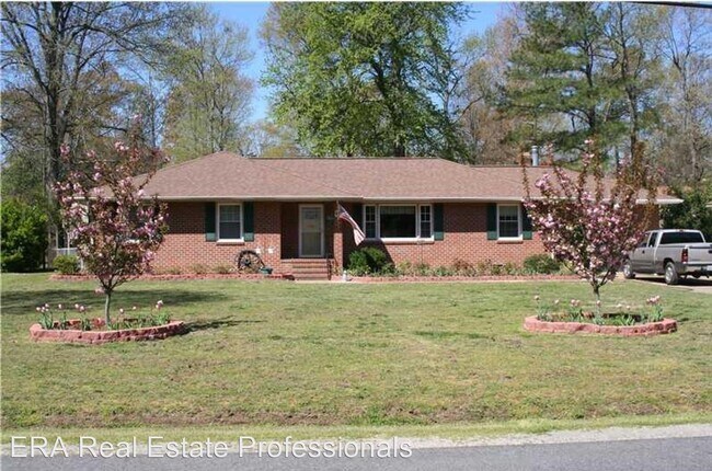 Building Photo - 3 br, 2 bath House - 113 Rural Retreat Road