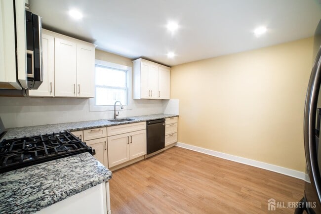 Foto del edificio - 341 David St