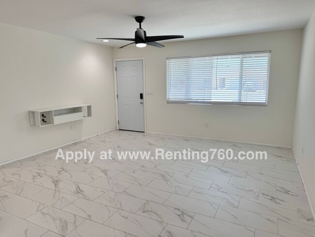 Building Photo - Updated 3 Bed 2 Bath Home Centrally Located!!