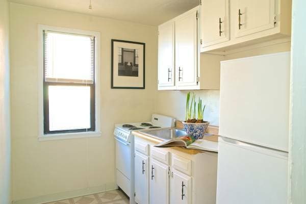 Interior Photo - Pinetree Gardens