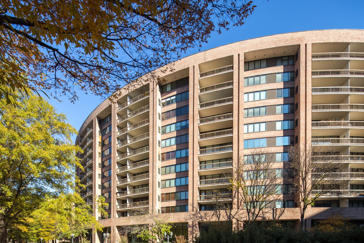 1805 Crystal Dr, Arlington, VA 22202 Condo for Rent in Arlington, VA