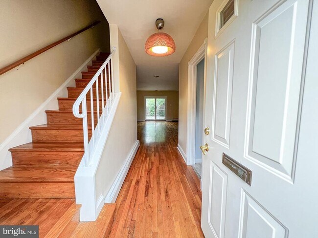 Foto del edificio - 12824 Epping Terrace