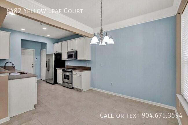 Foto del edificio - 6482 Yellow Leaf Ct
