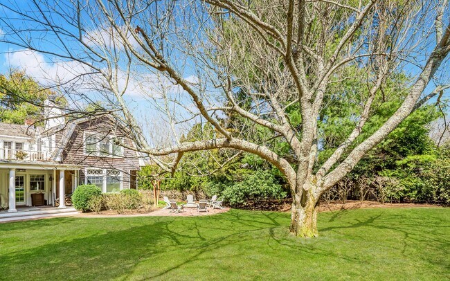Foto del edificio - 96 Cove Hollow Rd