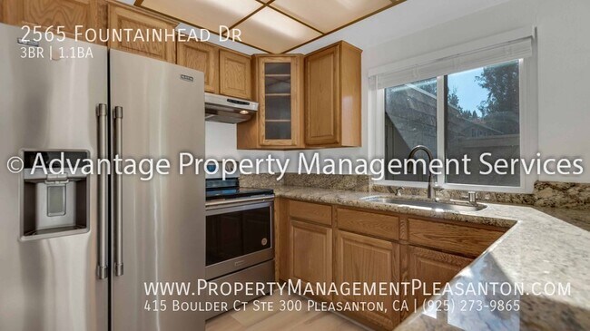 Building Photo - Charming 3 Bed/1.5 Bath 1,276 sq ft Townho...
