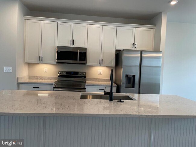 Building Photo - 3816 Drayton Ct