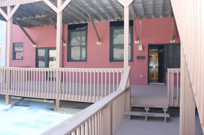 Foto del edificio - 117-117 SE 4th St