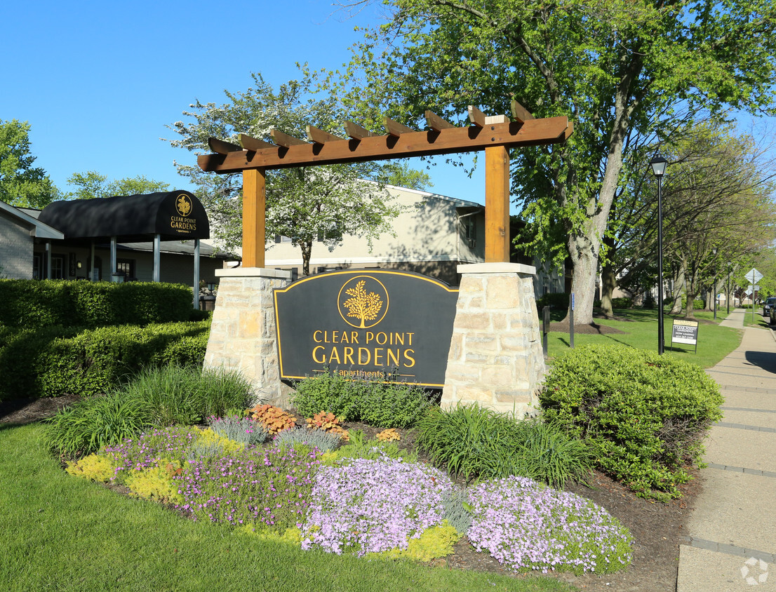 Primary Photo - Clear Point Gardens