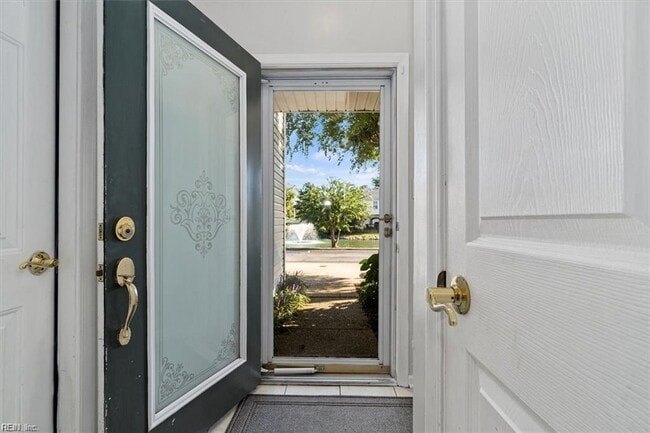 Building Photo - 4975 Kemps Lake Dr