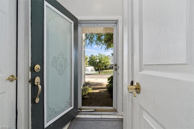 Foto del edificio - 4975 Kemps Lake Dr