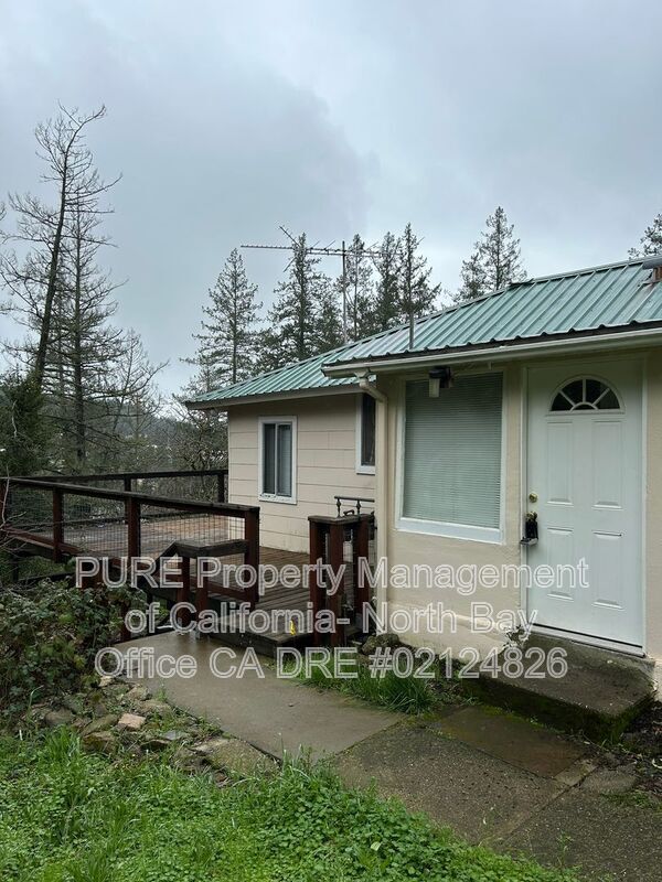 Primary Photo - 195 Sky Oaks Dr