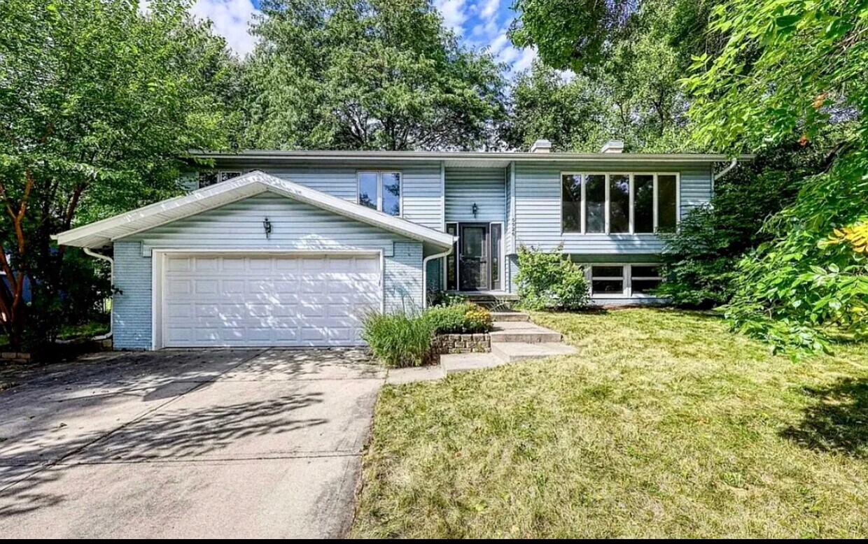 Primary Photo - 6926 Winstone Dr