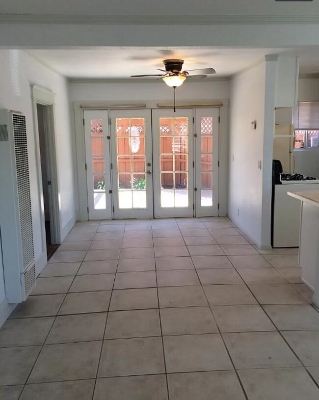Foto del edificio - 2 Bedroom House in Prime North Park! 2+ Car Driveway! In Unit Washer & Dryer! Fenced Front & Back...
