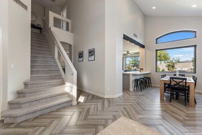 Foto del edificio - 10340 E Caribbean Ln