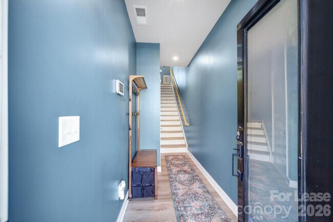 Foto del edificio - 6120 Station Crossing Ave