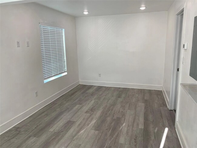 Foto del edificio - 1415 Bennett Ave