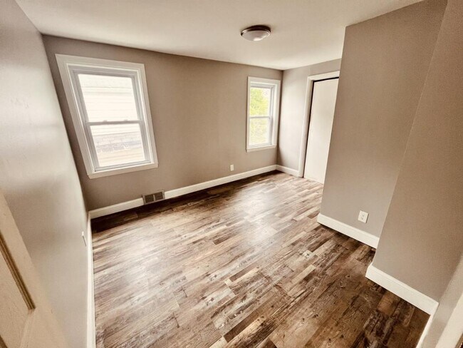 Foto del edificio - 12 Howe St